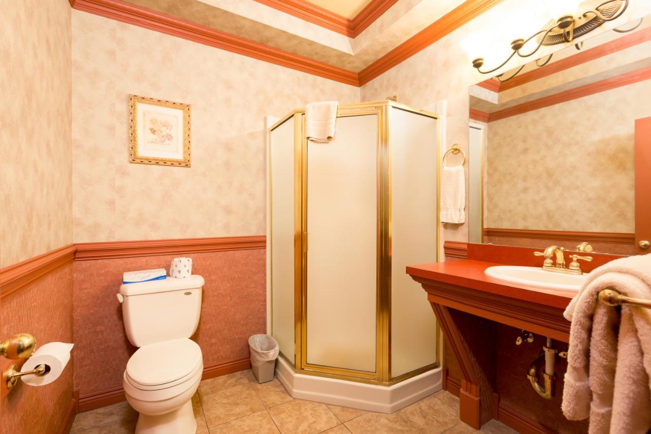The Blue Heron Inn La Porte Экстерьер фото
