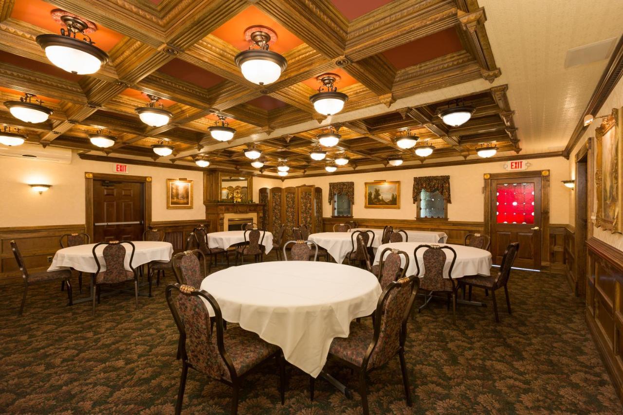 The Blue Heron Inn La Porte Экстерьер фото