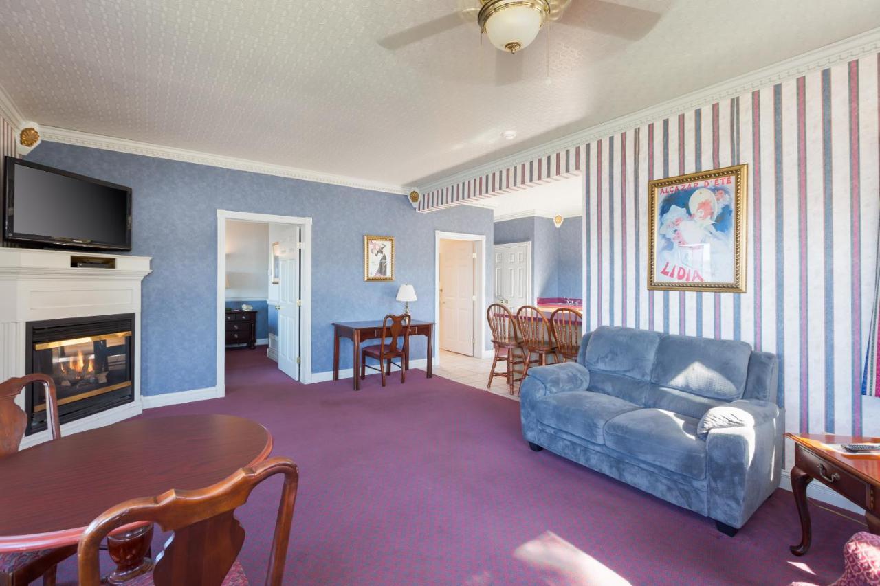 The Blue Heron Inn La Porte Экстерьер фото
